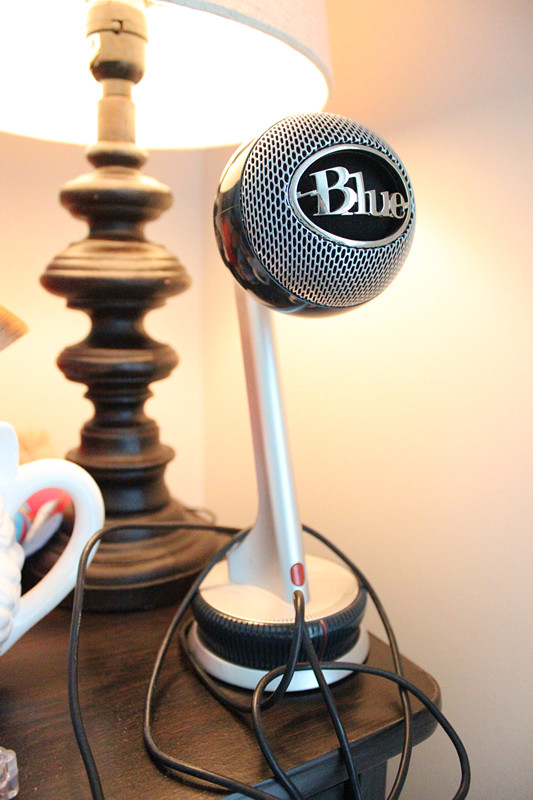 Blue nessie Microphone 80