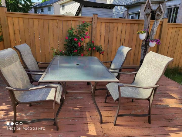 Backyard_Table.jpg